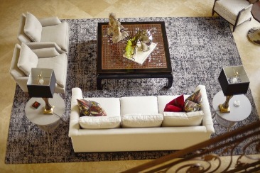 blending eclectic furniture styles 